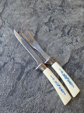 Cornflower Blue Floral Accent Carving Fork And Knife Lifetime Cutlery Sheffield